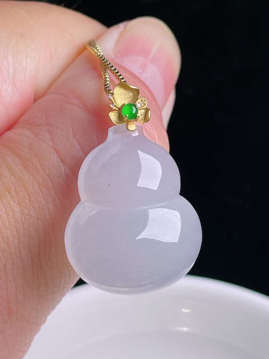高冰葫芦，18k镶嵌，老种起光，细底通透，尺寸：30裸石23.8/20/6.4mm0907