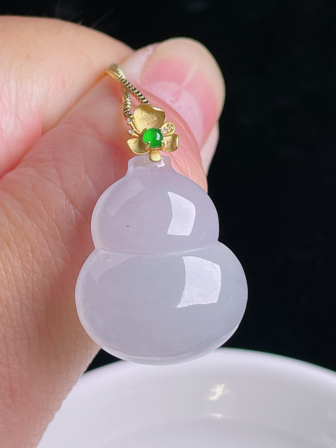 高冰葫芦，18k镶嵌，老种起光，细底通透，尺寸：30裸石23.8/20/6.4mm0907