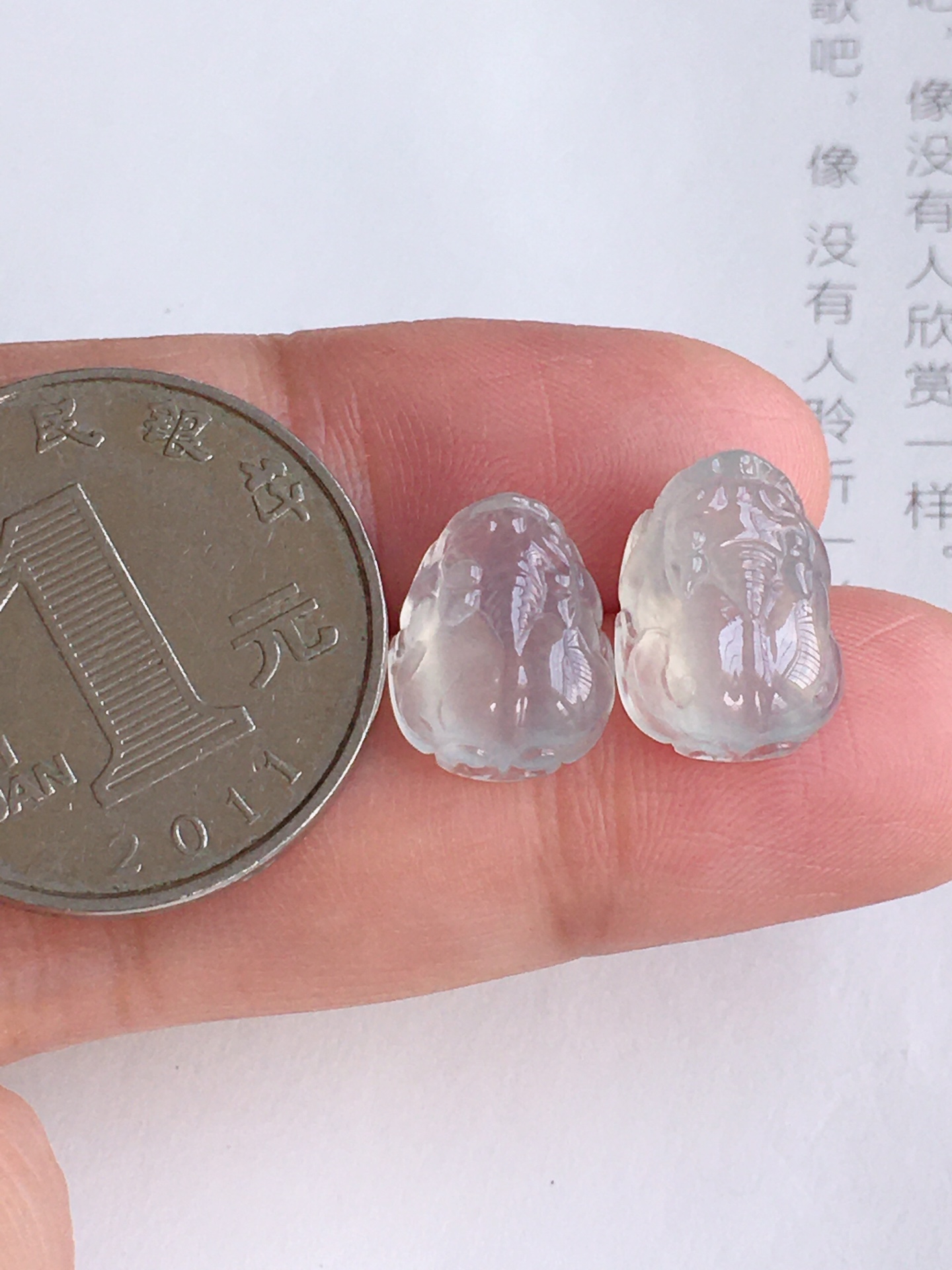 高冰一对貔貅，无裂冰透纯净，自然光实拍，尺寸：13.2/10/5.7，12.5/9.9/5.4