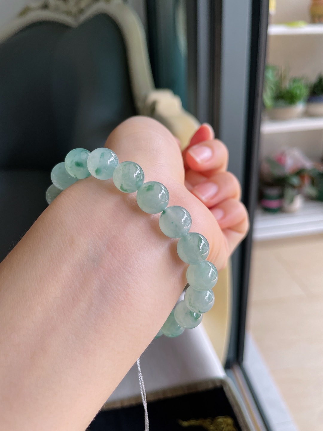 ️，缅甸天然翡翠A货，冰飘花手串，尺寸：10mm。【编4073】