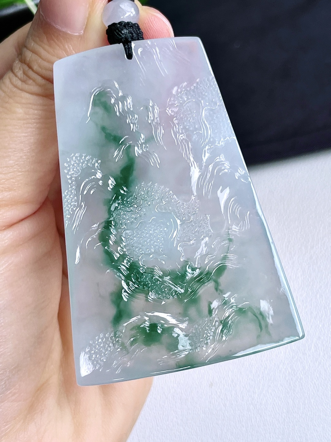 冰飘花山水牌吊坠,性比高