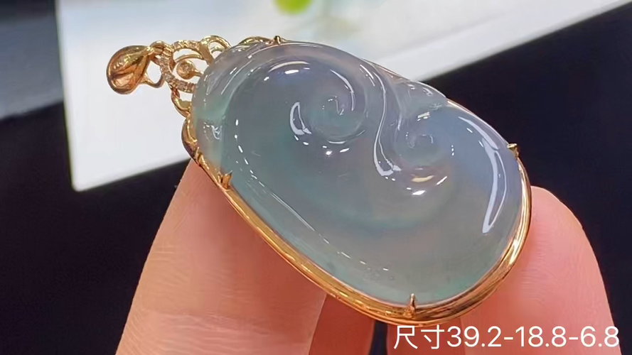 18k金+钻如意吊坠，无裂，39.2-18.8-6.8