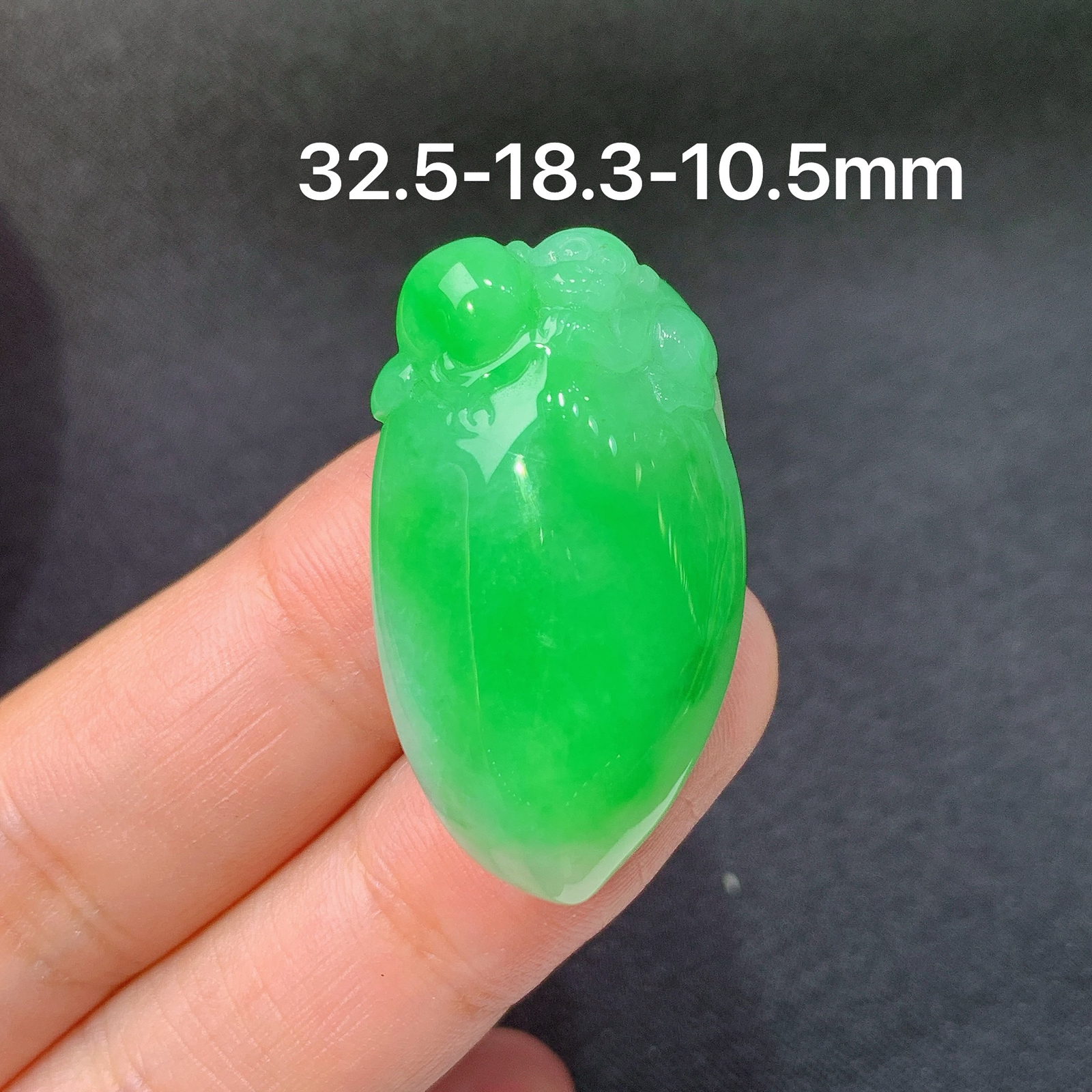 飘绿寿桃，灵猴献瑞，冰润细腻，种水足，Qc 尺寸32.5*18.3*10.5