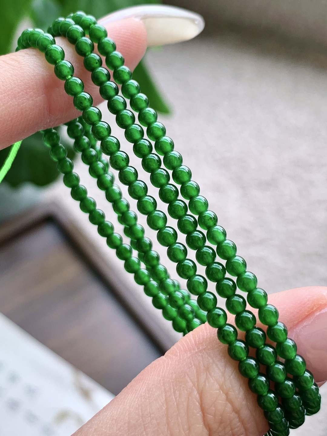 珠子冰辣绿珠链圆珠子珠链，说明性比高，尺寸3mm，27cm，重量8克