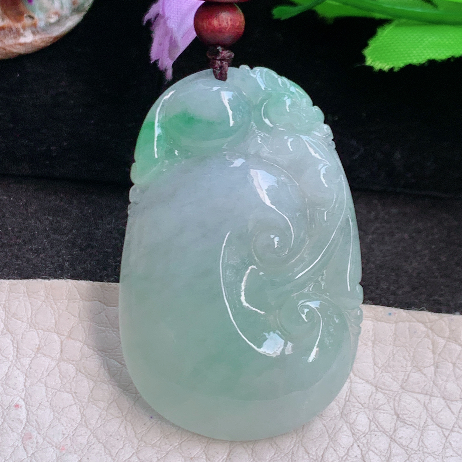 zen实拍46.6*30.3*6.2缅甸翡翠高品质饱满飘绿冰如意玉吊坠