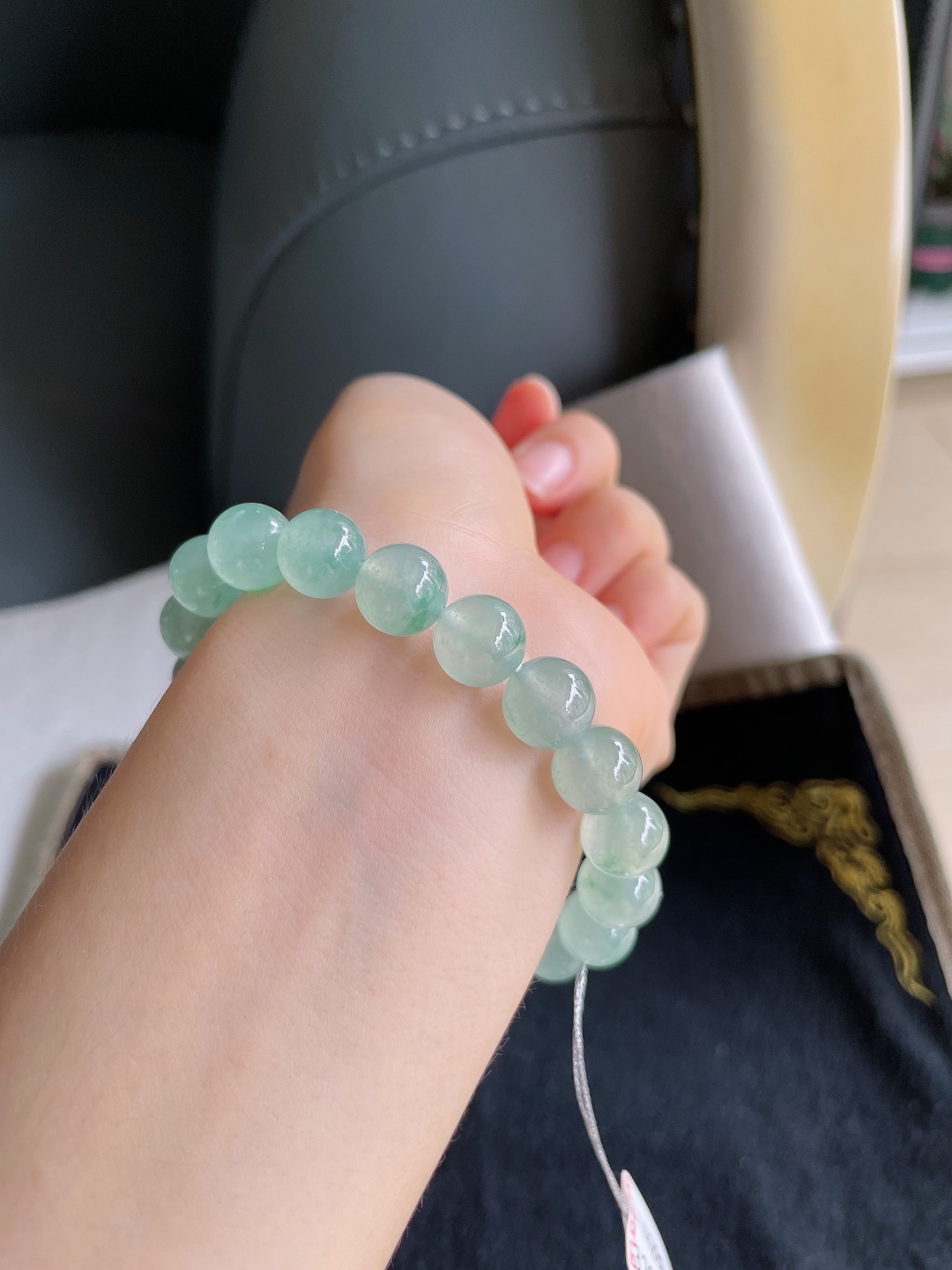 缅甸天然翡翠A货，冰飘花冰飘绿手链，尺寸：10mm。
