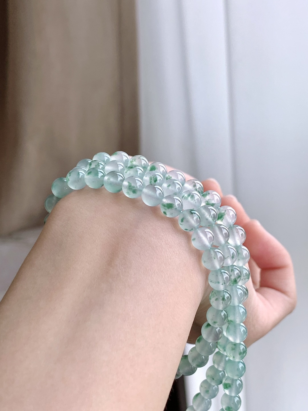 珠子高冰飘花珠链圆珠子珠链,说明缅料性比高,尺寸5.9mm，34cm,重量44克