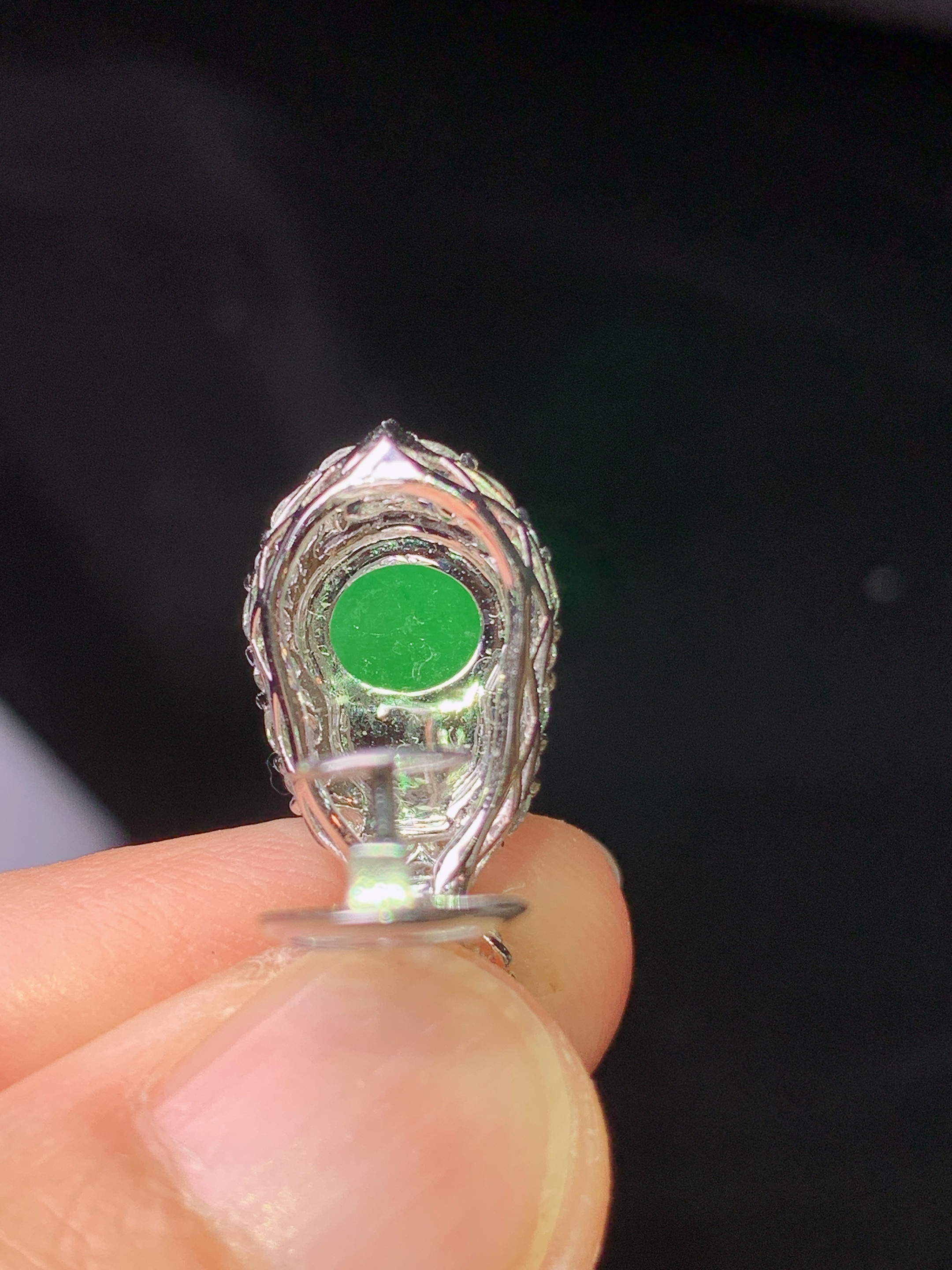 18k金钻镶嵌阳绿葫芦吊坠 玉质细腻 色泽艳丽清新 水润亮眼 整体尺寸23.2*10.5*10 i1