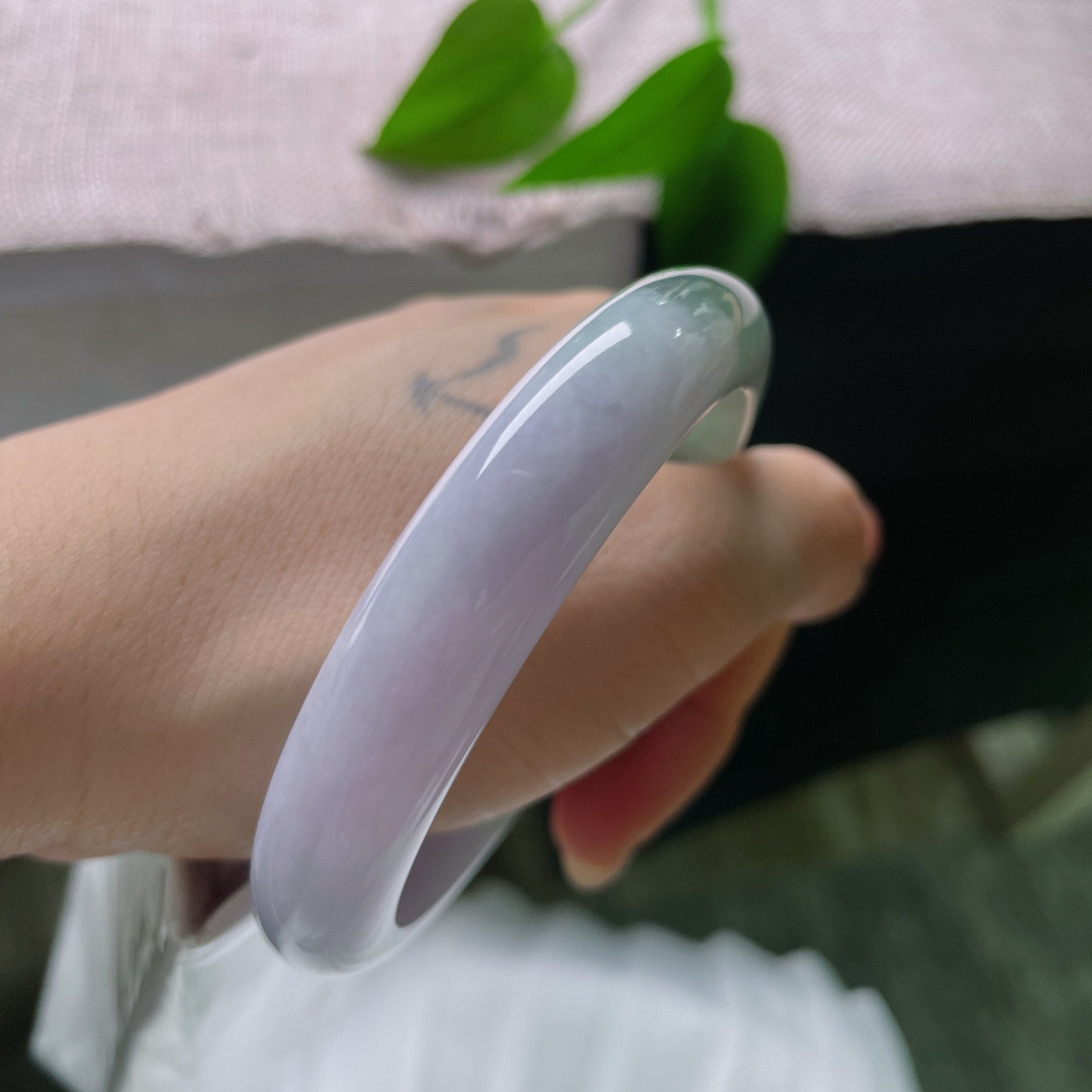 57.5/12.1/8.3，紫底正圈，一抹油绿点缀，绝色双娇，种老，细润，皮纹，58468a