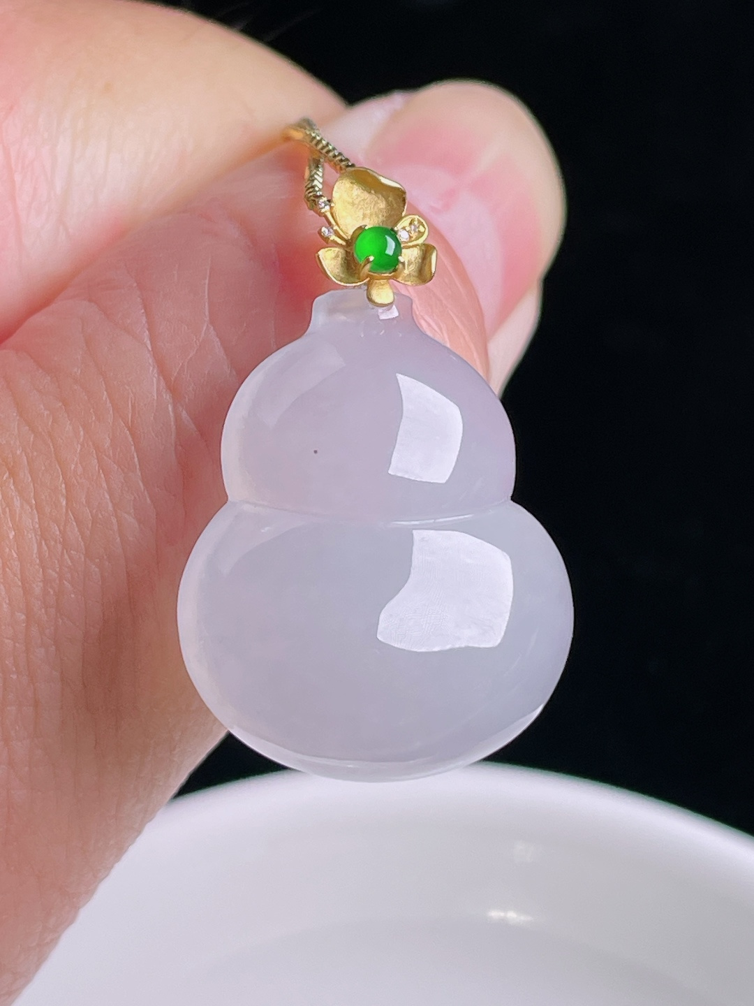 高冰葫芦，18k镶嵌，老种起光，细底通透，尺寸：30裸石23.8/20/6.4mm0907