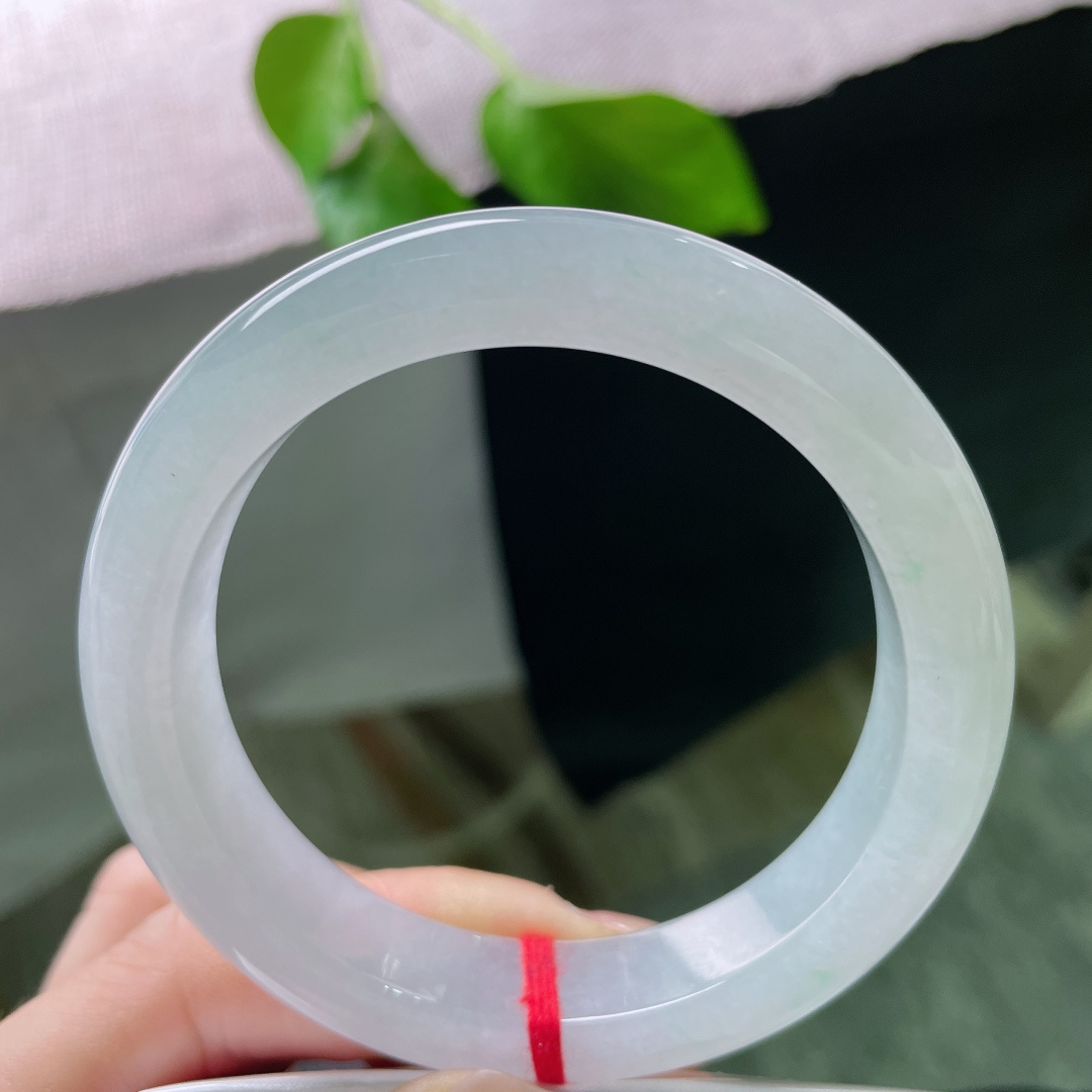 冰晴底正圈，水光潋滟，通透如冰，淡若清风。棉根，无裂，ss58488a