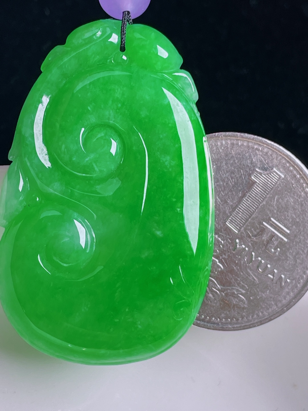 ️辣绿如意，老种起光，细底通透，尺寸：41.7/26.5/4.5mm0907