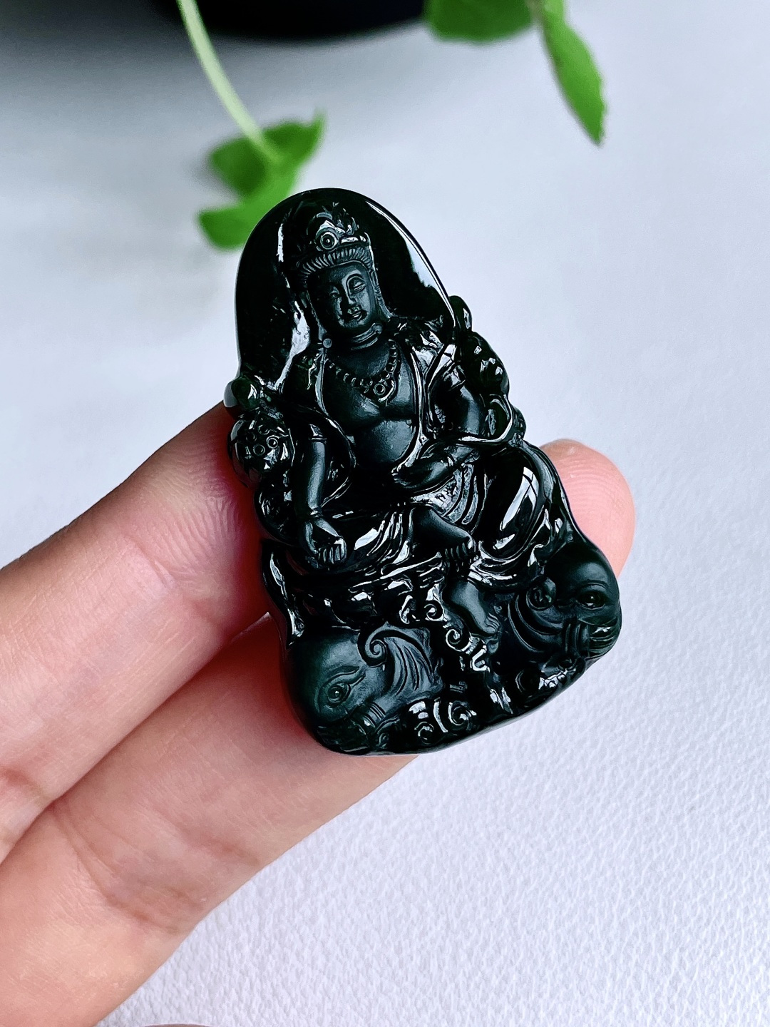 墨翠普贤菩萨牌吊坠,无裂,性比高,厚装,尺寸42.7-26.7-7.5,重量17.7克