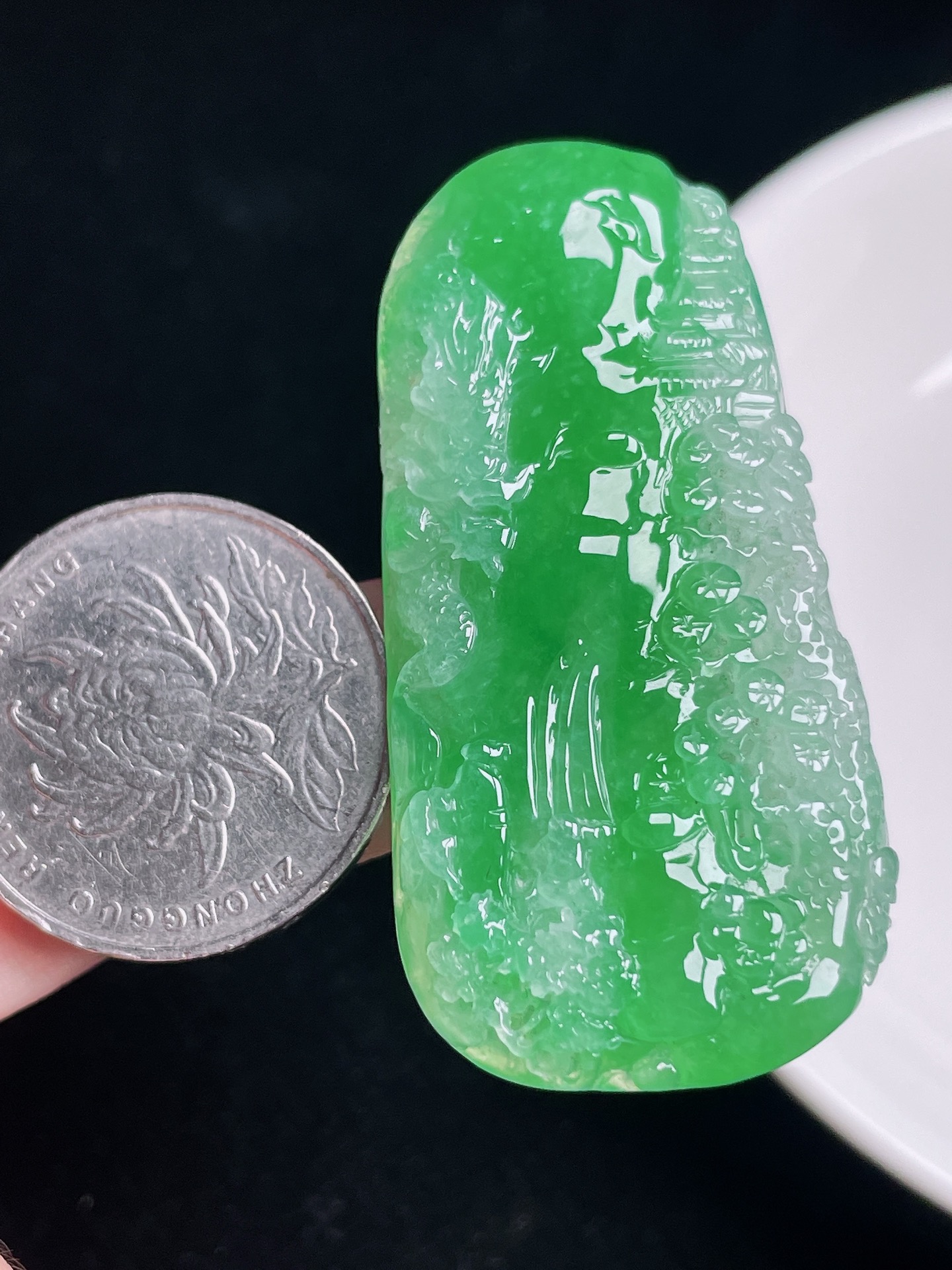 满色山水牌 起胶饱满 色绿莹润 整体：50/25.4/7.8
