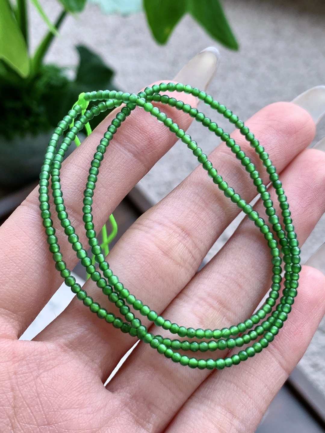 珠子冰辣绿珠链圆珠子珠链，说明性比高，尺寸2.2mm，25cm，重量3.7克