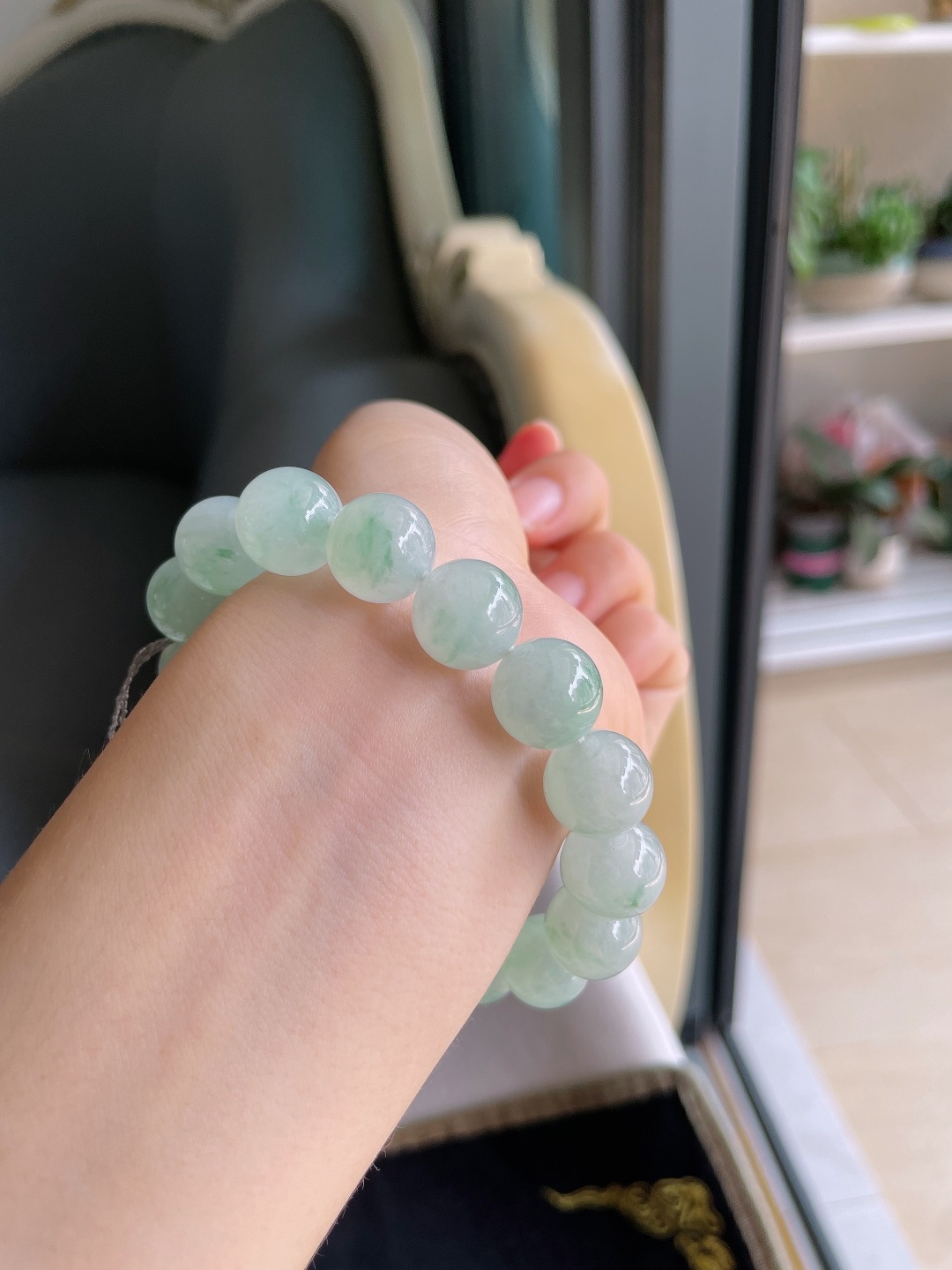 ️，缅甸天然翡翠A货，冰飘花手串，尺寸：12.5mm。【编3171】