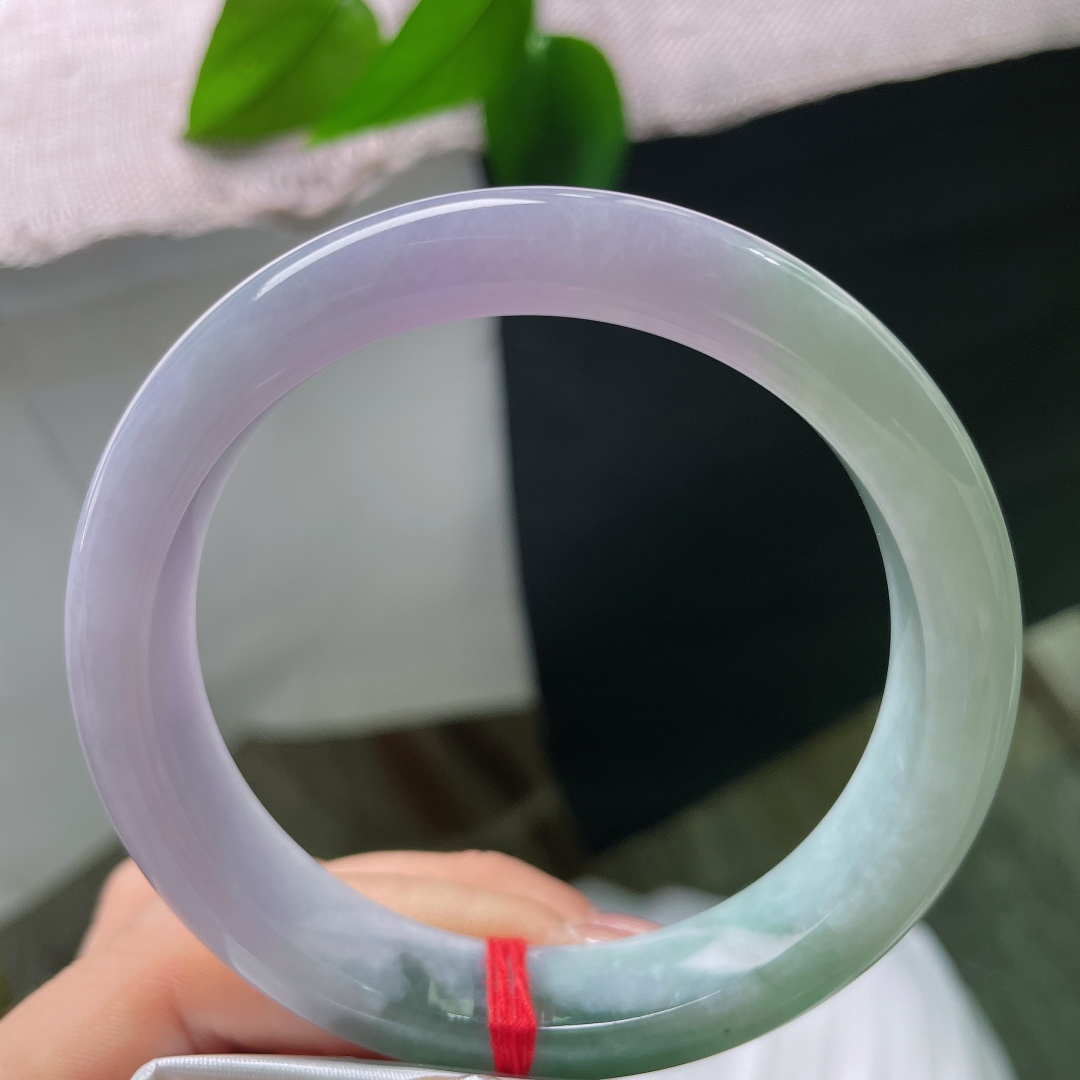 57.5/12.1/8.3，紫底正圈，一抹油绿点缀，绝色双娇，种老，细润，皮纹，58468a