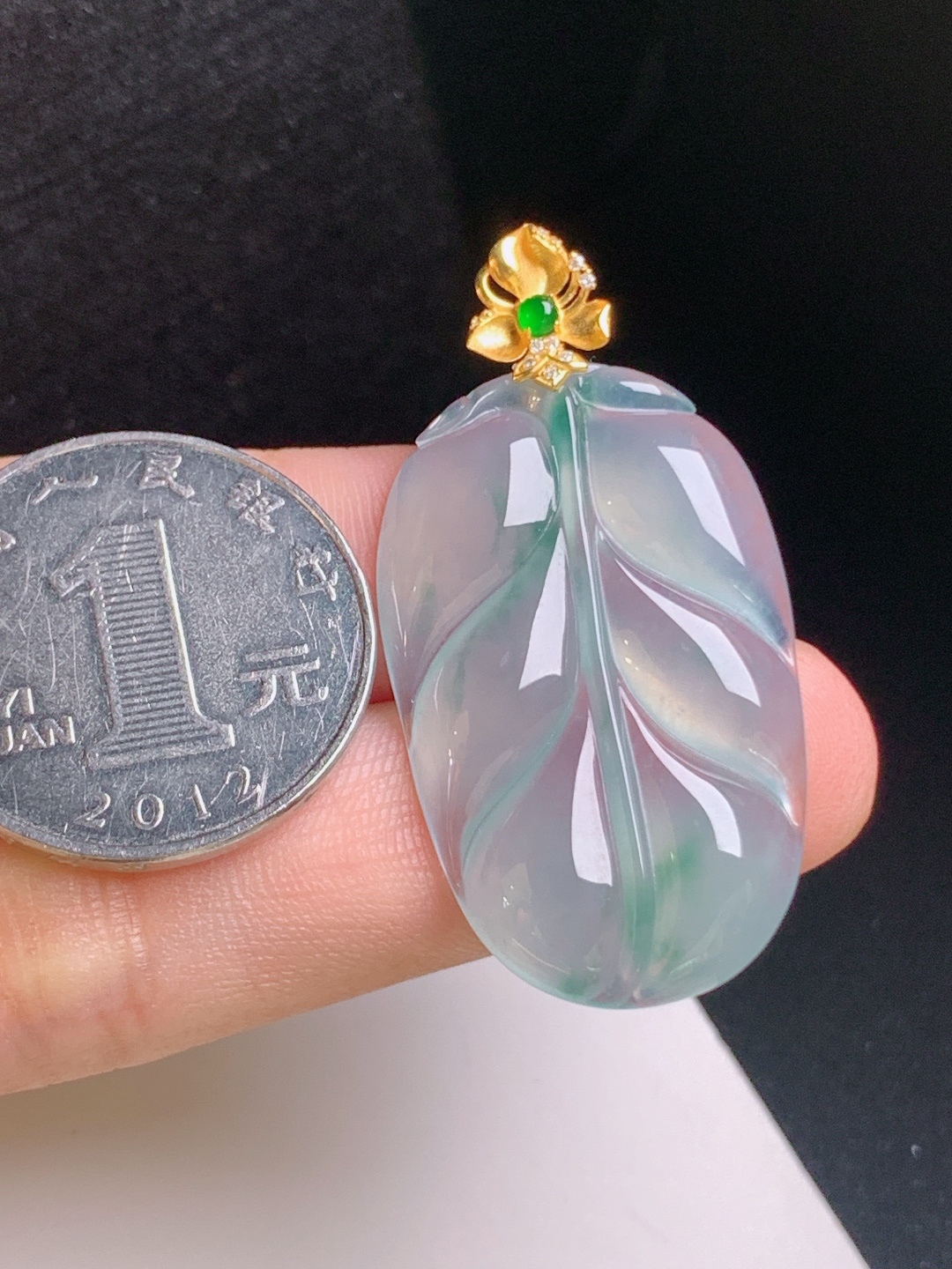 冰种飘花树叶吊坠，清透起光，花色飘逸，金枝玉叶，530904