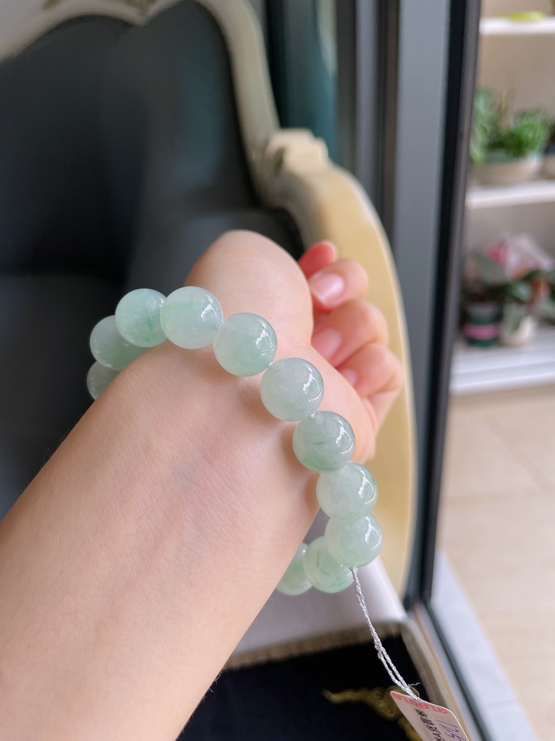 ️，缅甸天然翡翠A货，冰飘花手串，尺寸：12.5mm。【编3171】
