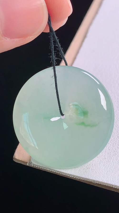 冰飘绿平安扣，无裂，尺寸:29.7-6.1mm