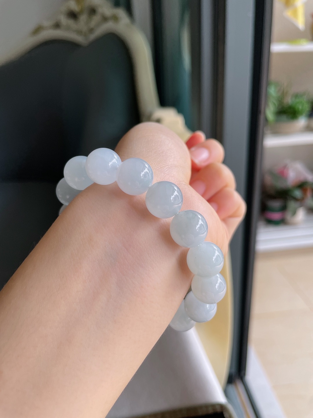 缅甸天然翡翠A货，冰润飘花白手链，尺寸：12.3mm。【编2416】