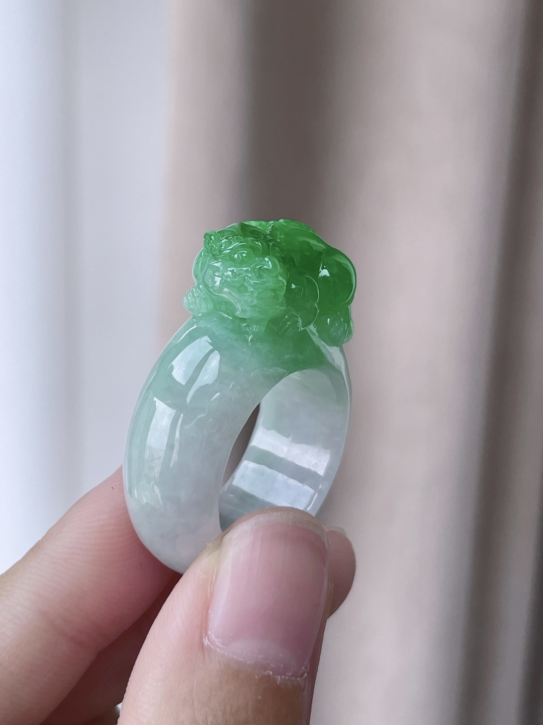 裸石冰飘阳绿貔貅戒圈指环扳指,缅料性比高超厚,尺寸13.7-12,圈口23号,重量17.5克
