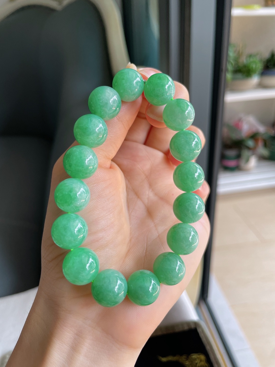 ️，缅甸天然翡翠A货，冰满绿手串，尺寸：13mm。【编4571】
