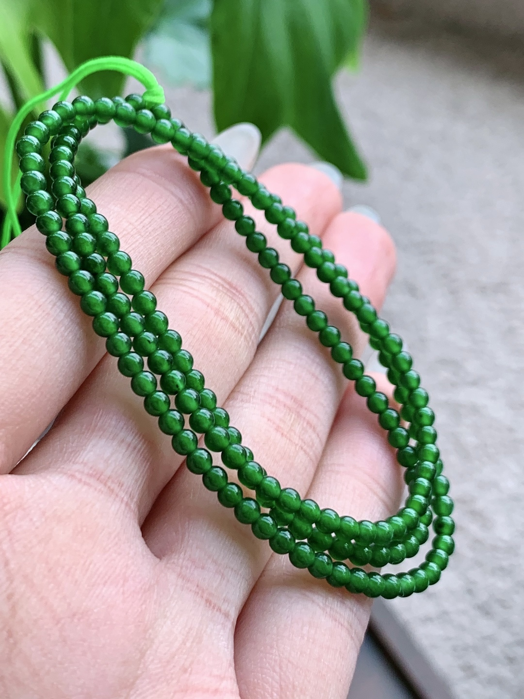 珠子冰辣绿珠链圆珠子珠链，说明性比高，尺寸3mm，27cm，重量8克