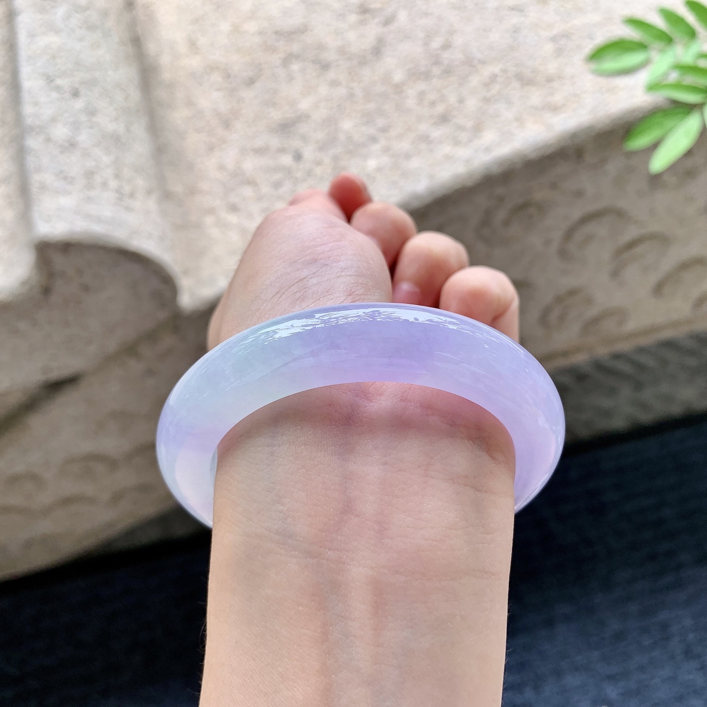 正圈54 55，冰糯种，春带彩，水润，种老，细腻，内侧有棉线