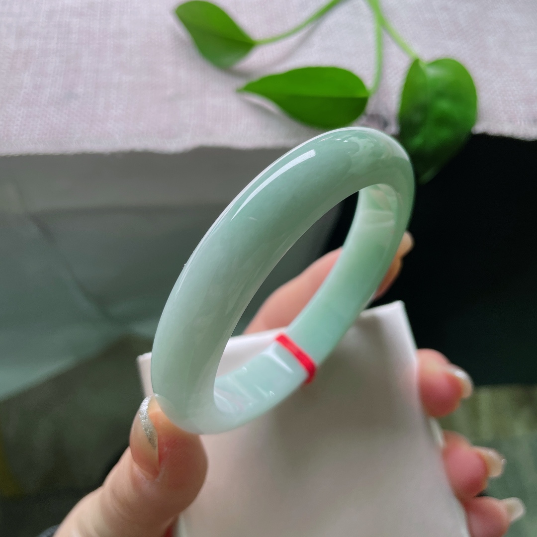 绿底正圈，水润细腻，青春年华，温婉可人，有棉线，ss58604a