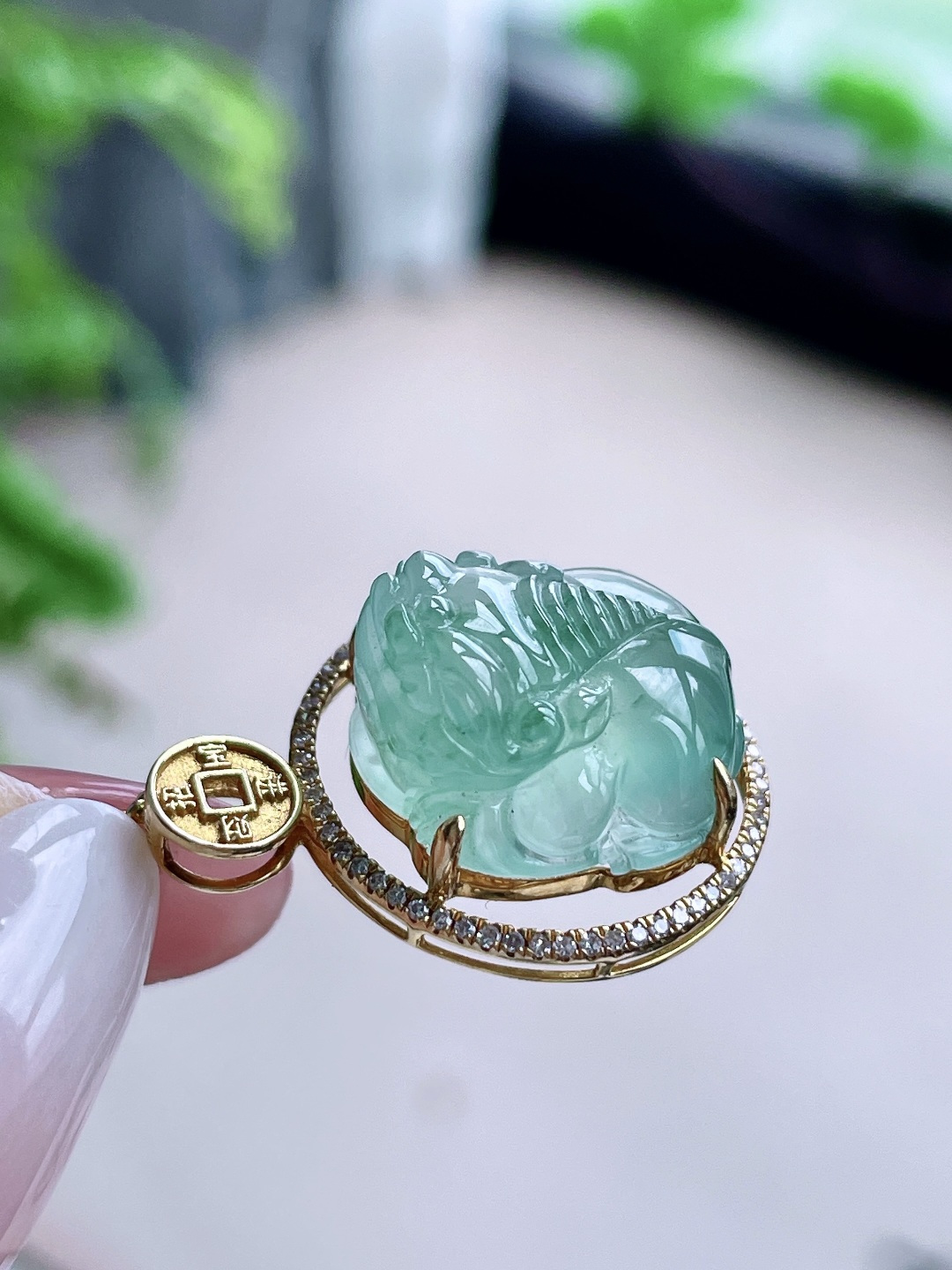 冰晴水貔貅吊坠, 18k金镶嵌, 无裂, 性比高, 超厚, 飘花, 23.7-18.3-10.6, 