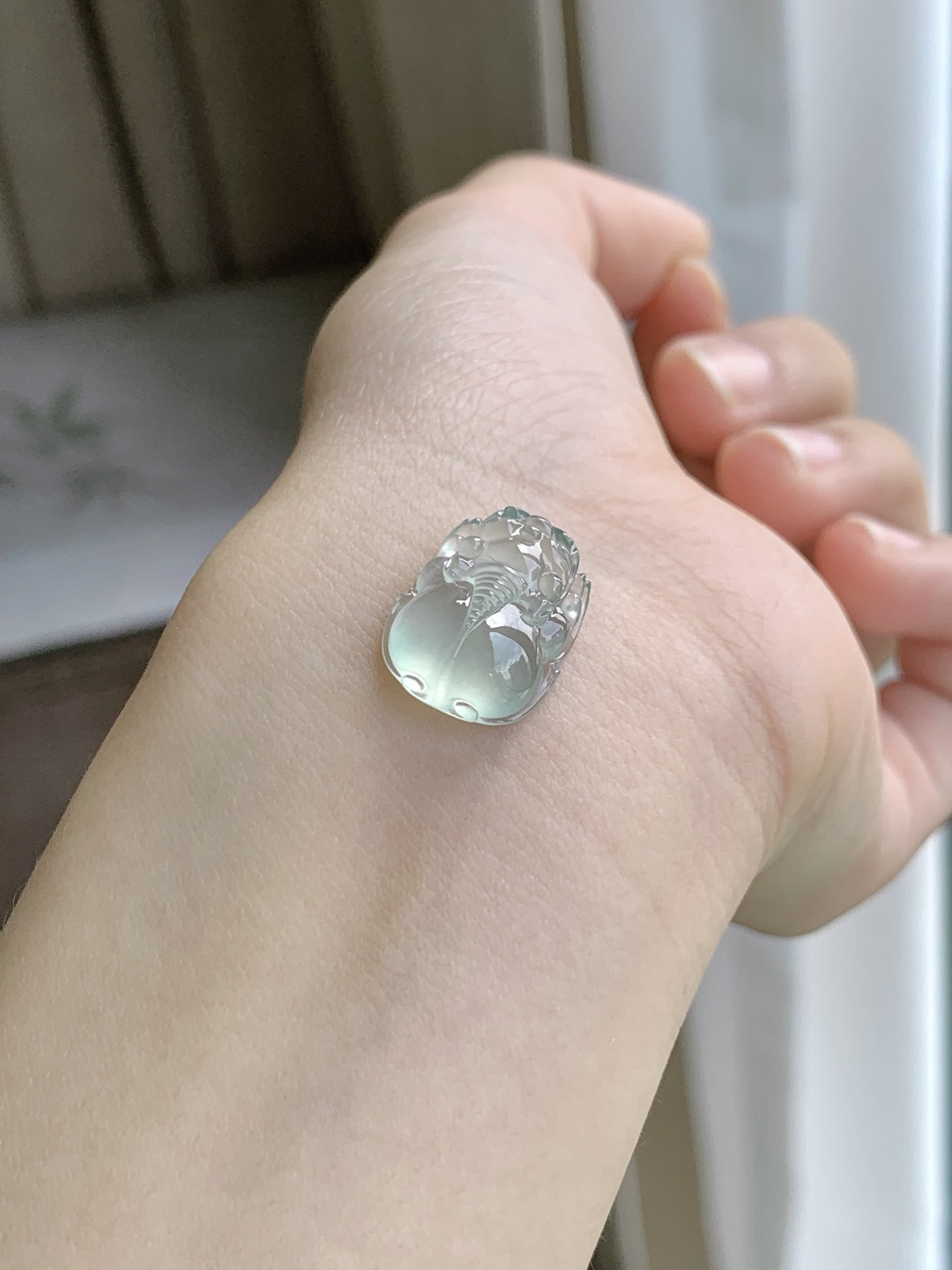 【裸石】冰种貔貅吊坠【说明】缅甸 无裂 性比高【尺寸】15.8-12.8-5.3【重量】2.2克