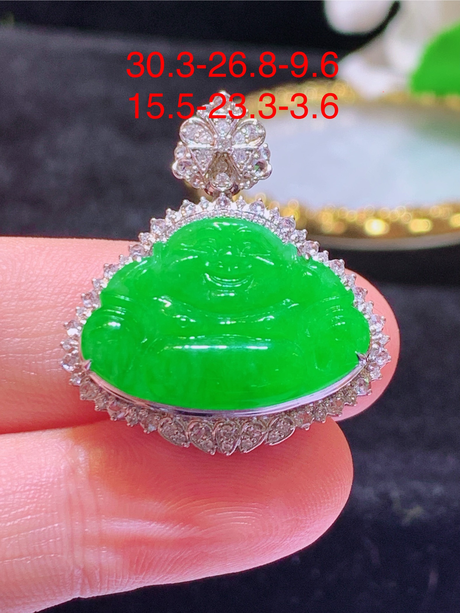 翡翠A货 满绿佛公吊坠 18k金镶嵌，冰润细腻，佩戴效果出众，30.3-26.8-9.6