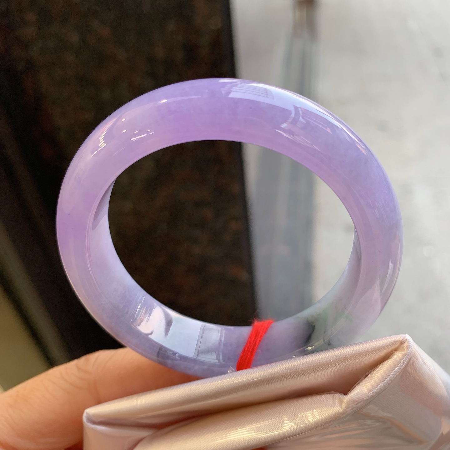正圈粉紫带乌鸡，有纹，尺寸：51.5/13.3/8.2，小圈口