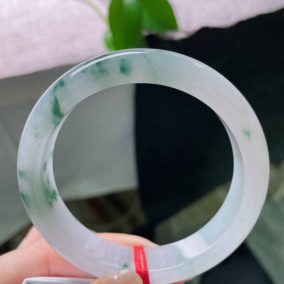 57/13.4/8.4，飘花正圈，无裂，飘花疏密错落，浓淡相宜，宛如一幅浑然天成的写意画卷。ss58512a