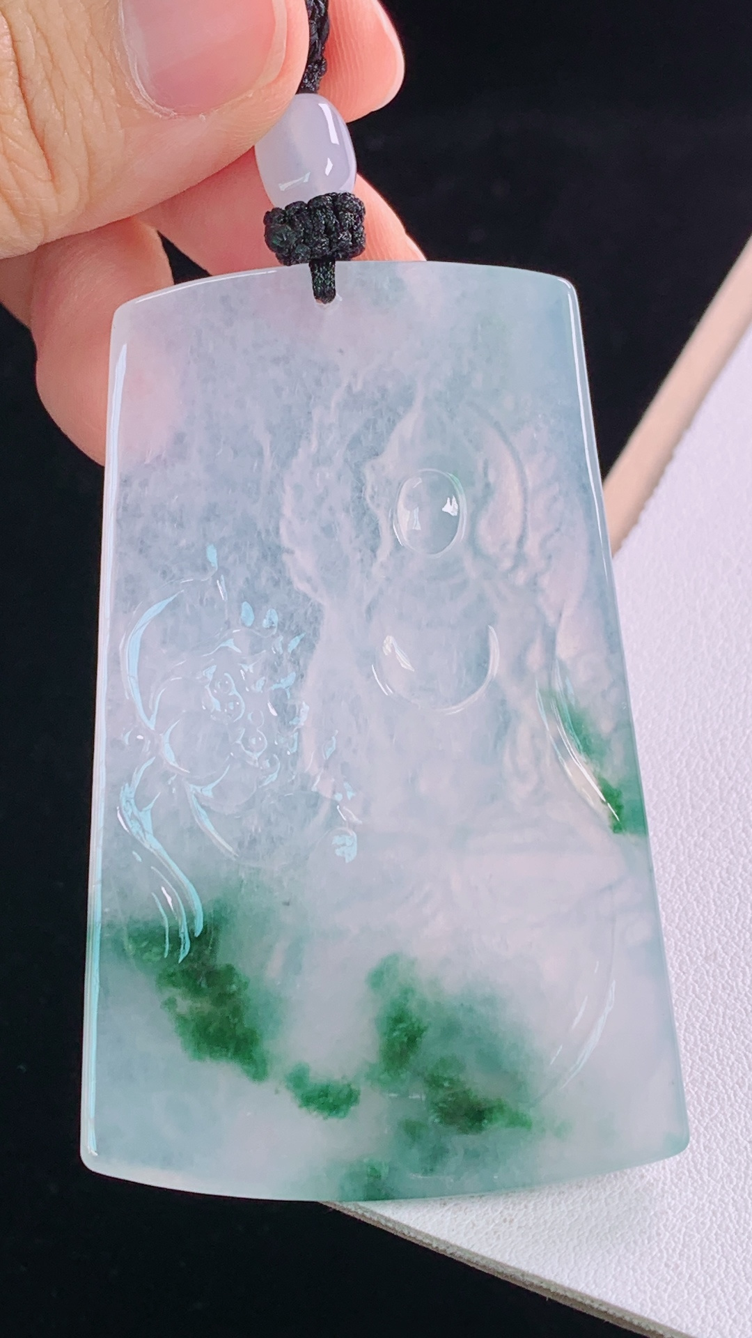 冰飘花文殊观音，花色灵动，清爽细腻，无裂，尺寸:68.6-45.0-5.7mm 6