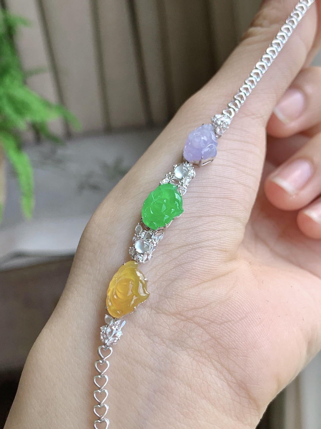 【镶嵌】冰多宝荷花手链【说明】缅甸 18k金镶嵌  性比高 三彩 黄翡 阳绿【裸石】10.4-8-
