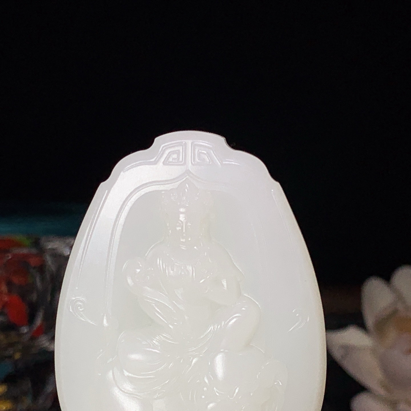 新疆和田玉羊脂白普贤菩萨牌子挂件 尺寸55/42/12重49.8克 白度一级 玉质细腻油润 底色纯净 脂粉好，品质好！lt260116