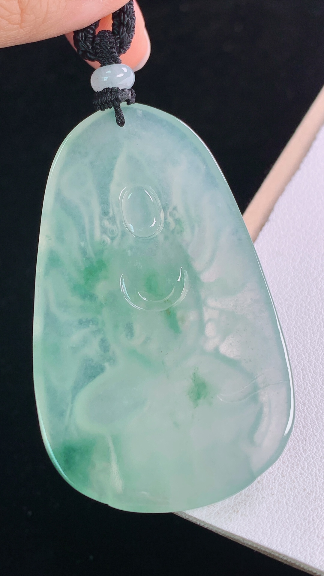 冰飘花千手观音,花色灵动，冰清玉洁，无裂,尺寸:60.6-37.7-5.5mm 6