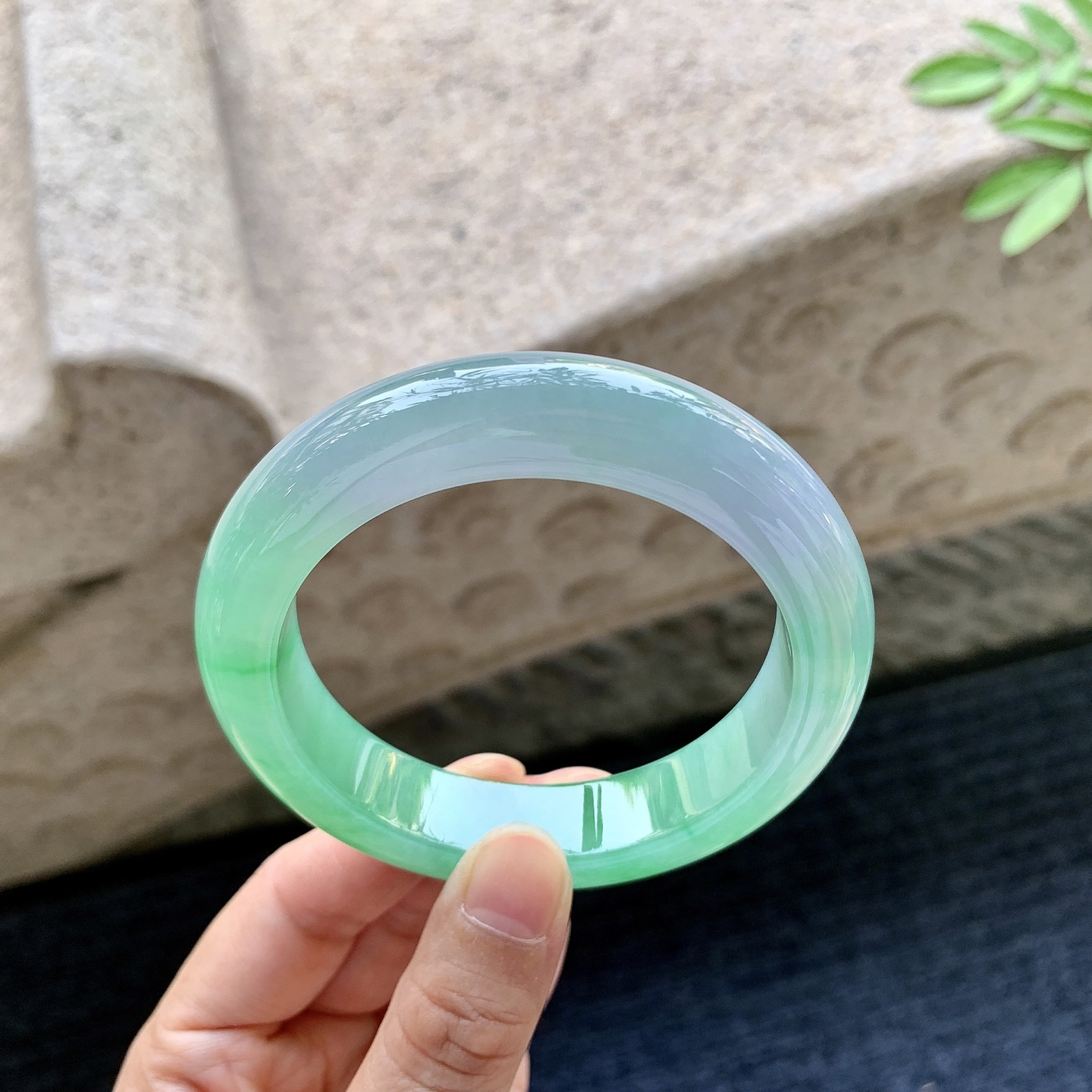 正圈56 57，冰糯春彩，阳绿，水润，种老，细腻，打灯有絮线