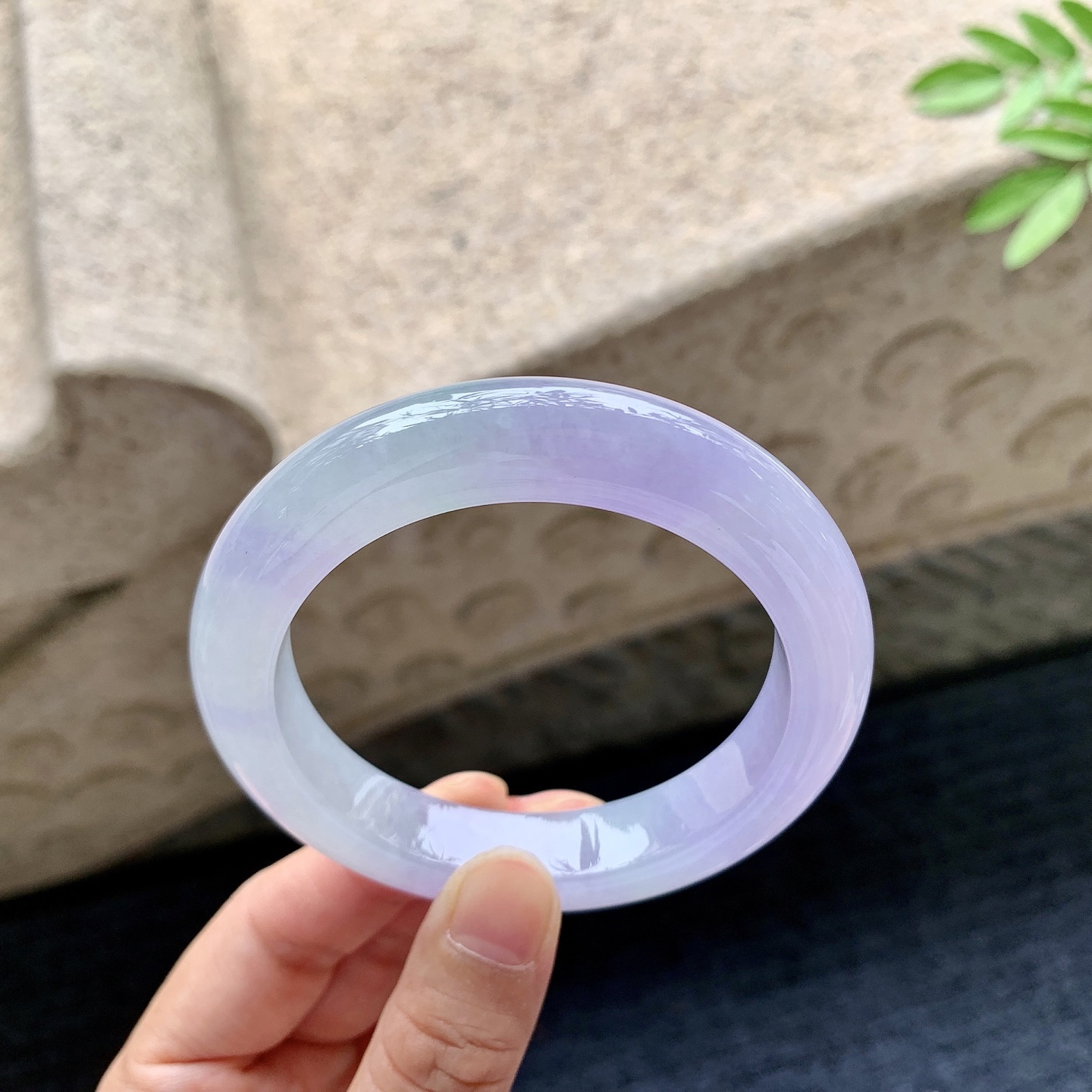 正圈54 55，冰糯种，春带彩，水润，种老，细腻，内侧有棉线