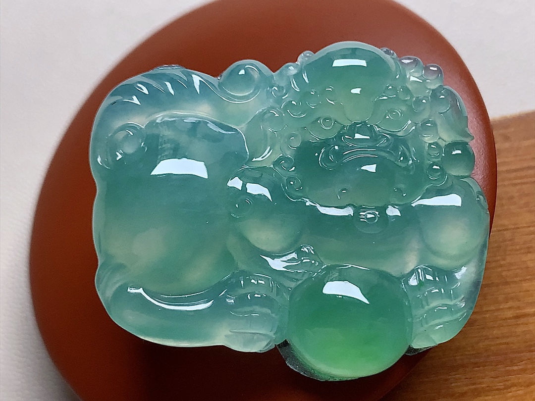 ️ 冰种满色麒麟 色泽青翠漂亮，雕工霸气十足，无裂尺寸32.2*38*6