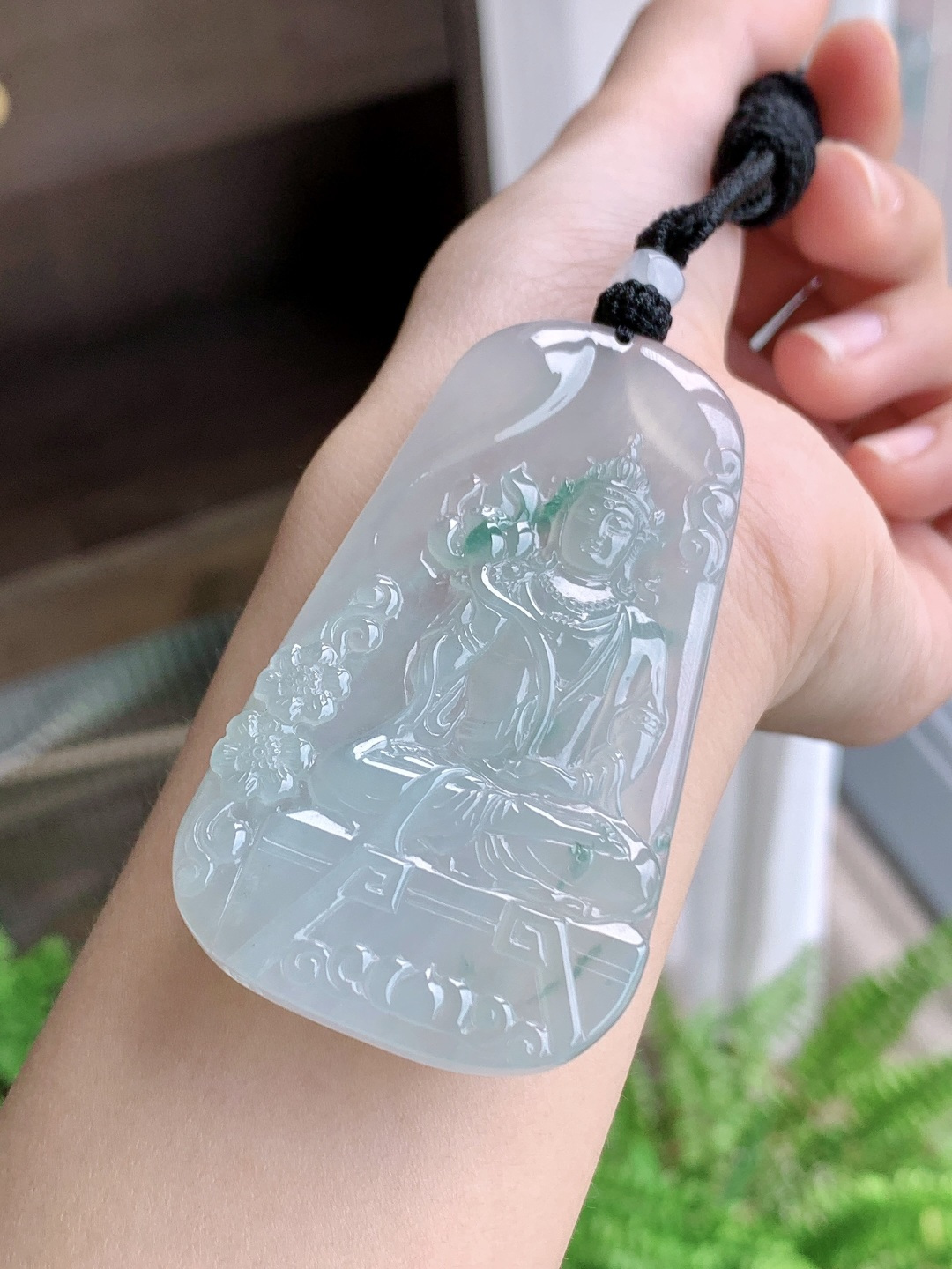 【裸石】冰飘花大势至菩萨持莲观音牌吊坠【说明】缅甸 性比高 【尺寸】68.5-38.7-5.5【重量】33.6克