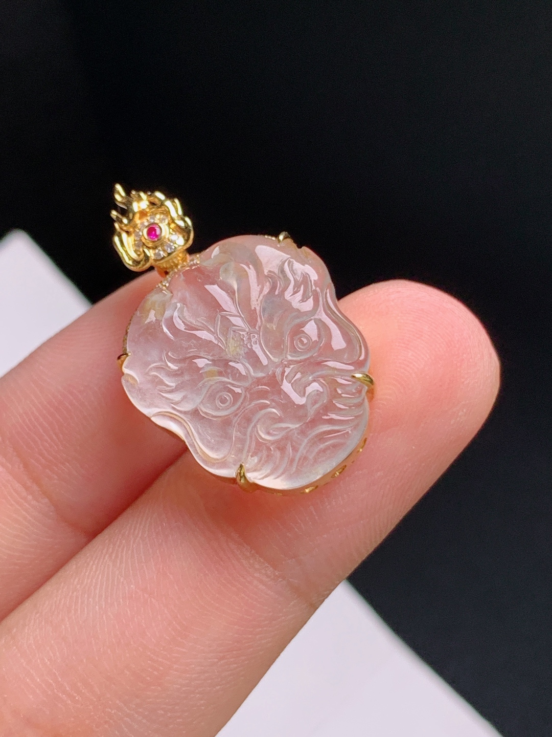 ️ 冰种瑞兽吊坠，冰透莹亮，雕工立体，纳福