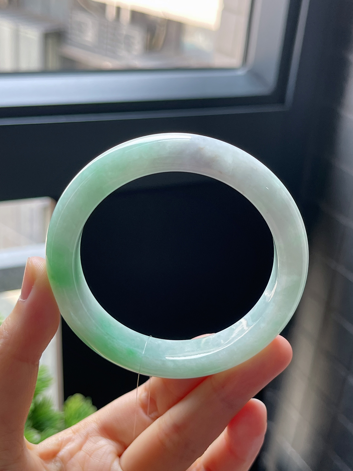 正圈54.6圈口，翡翠糯化种飘花手镯