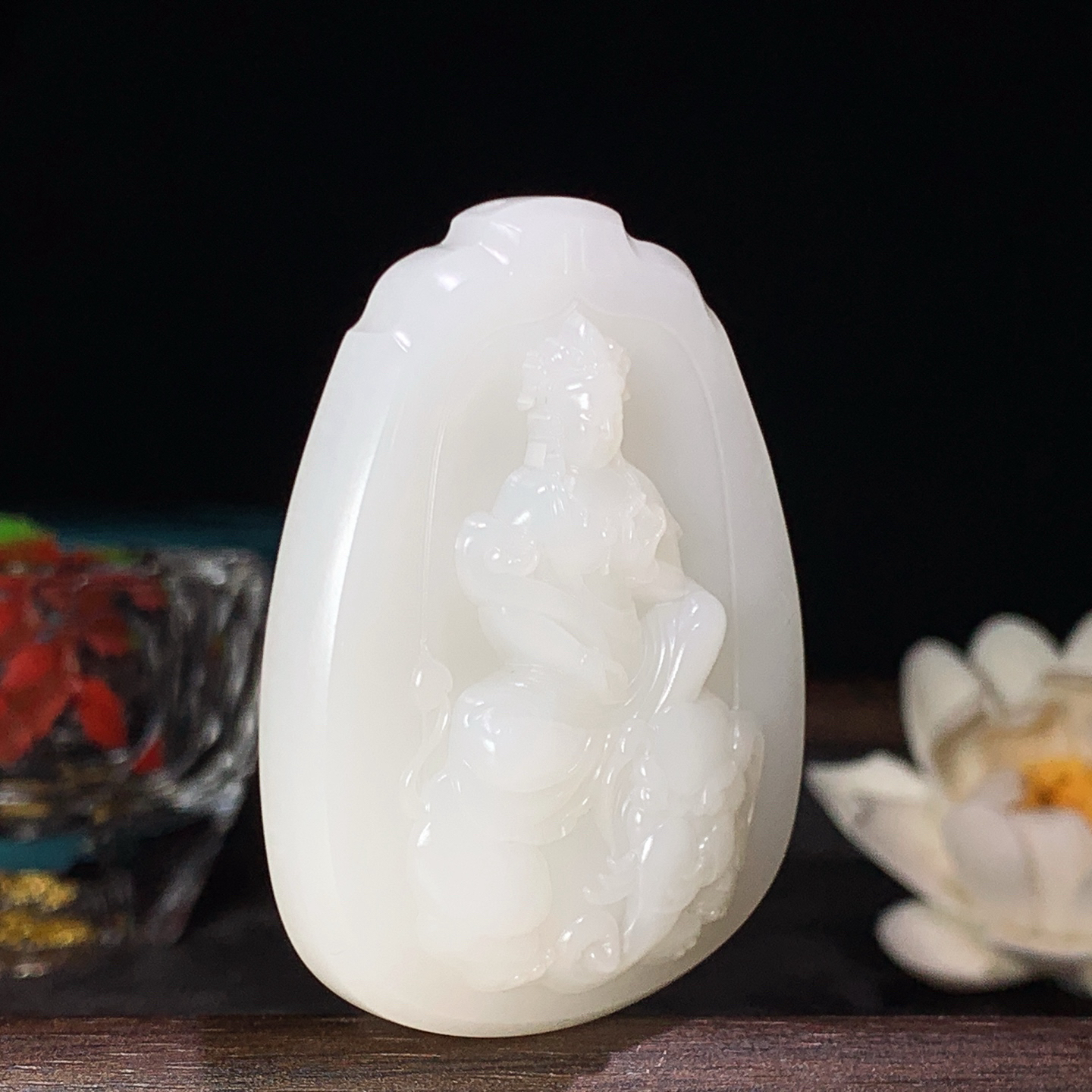 新疆和田玉羊脂白普贤菩萨牌子挂件 尺寸55/42/12重49.8克 白度一级 玉质细腻油润 底色纯净