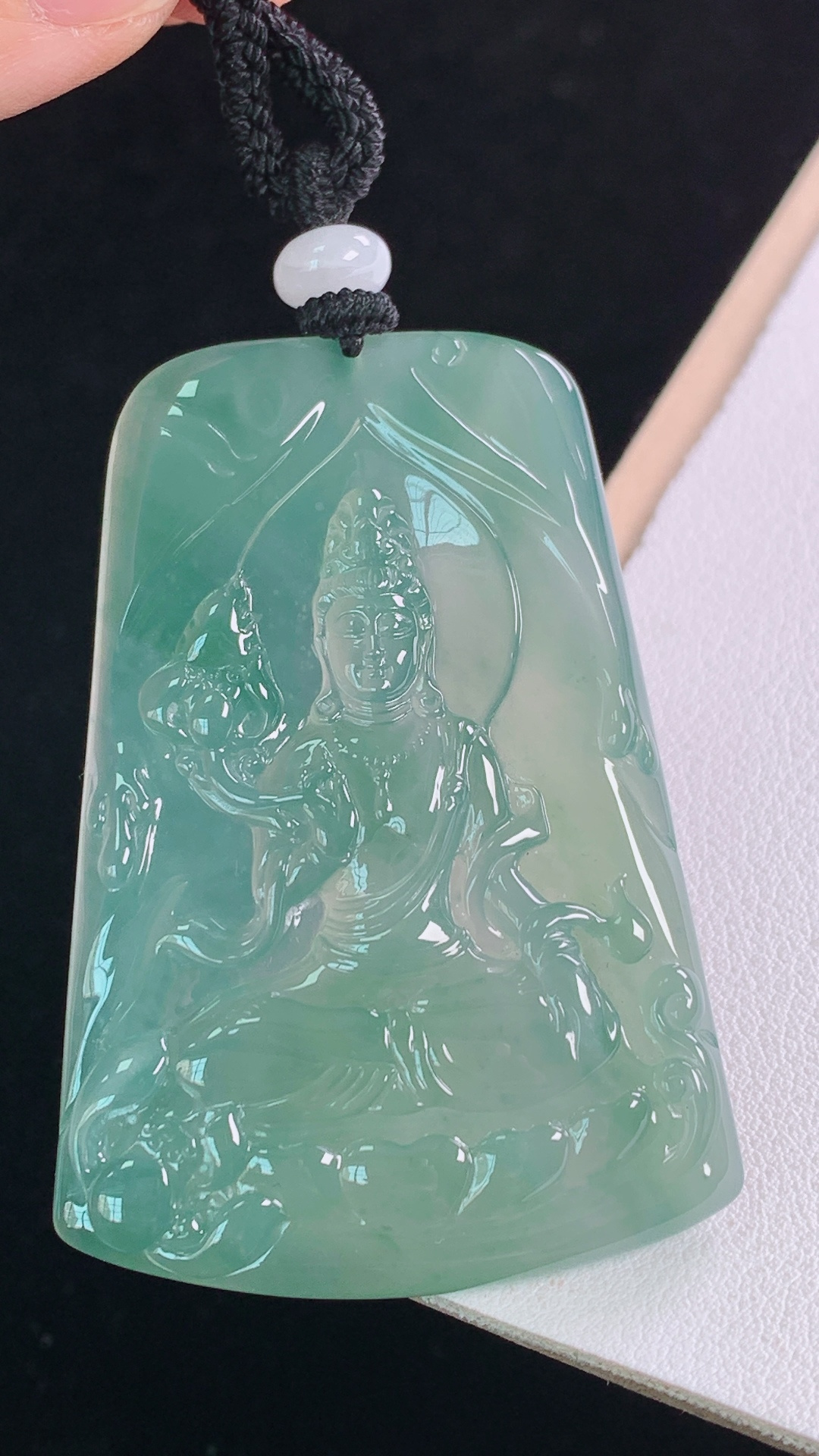 冰晴大势至菩萨, 种色兼备，水润细腻，无裂, 尺寸:55.7-38.9-5.5mm 6