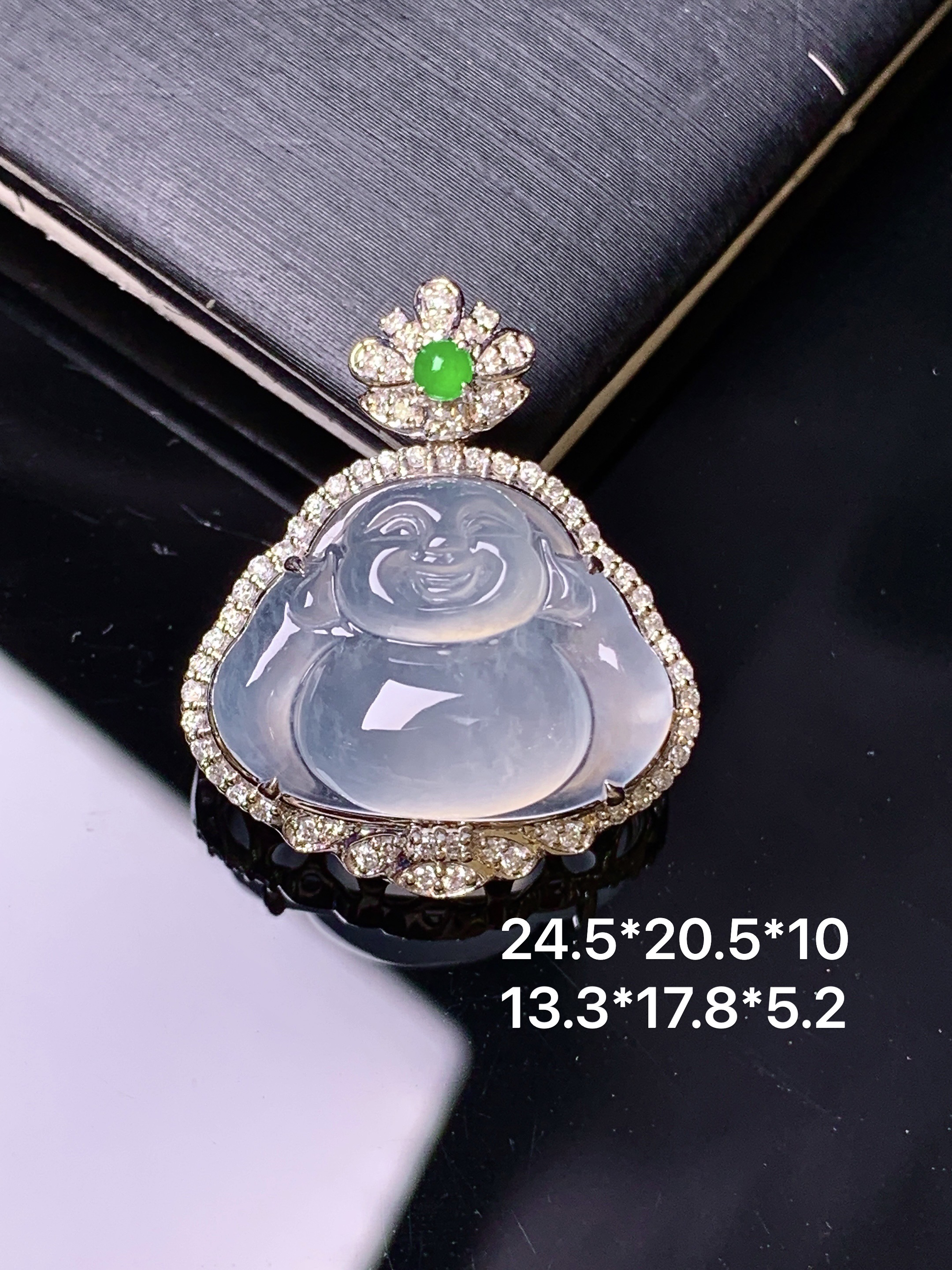 18k金钻镶嵌冰种佛公吊坠 玉质细腻 色泽艳丽清新 水润亮眼 整体尺寸24.5*20.5*10 h6