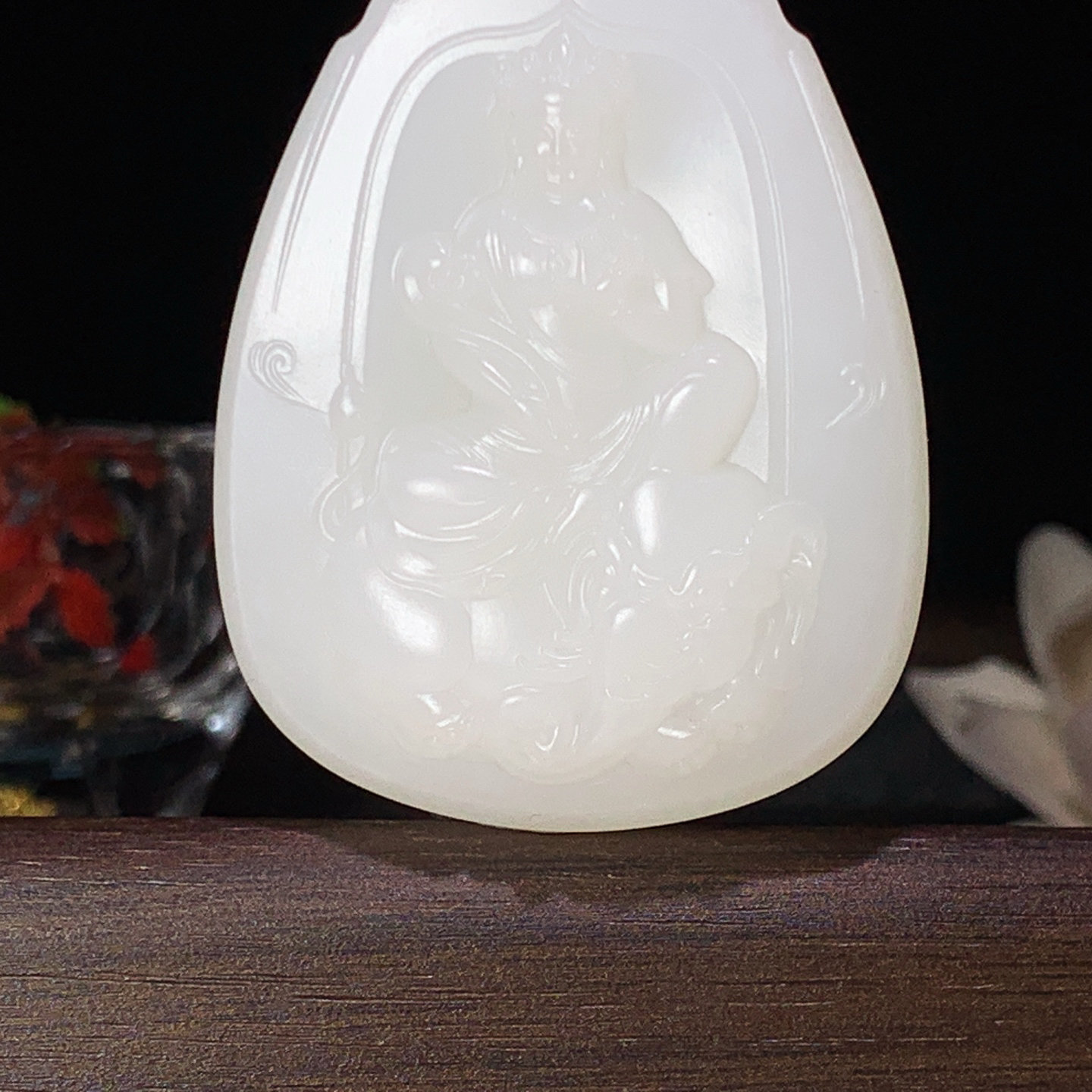 新疆和田玉羊脂白普贤菩萨牌子挂件 尺寸55/42/12重49.8克 白度一级 玉质细腻油润 底色纯净 脂粉好，品质好！lt260116