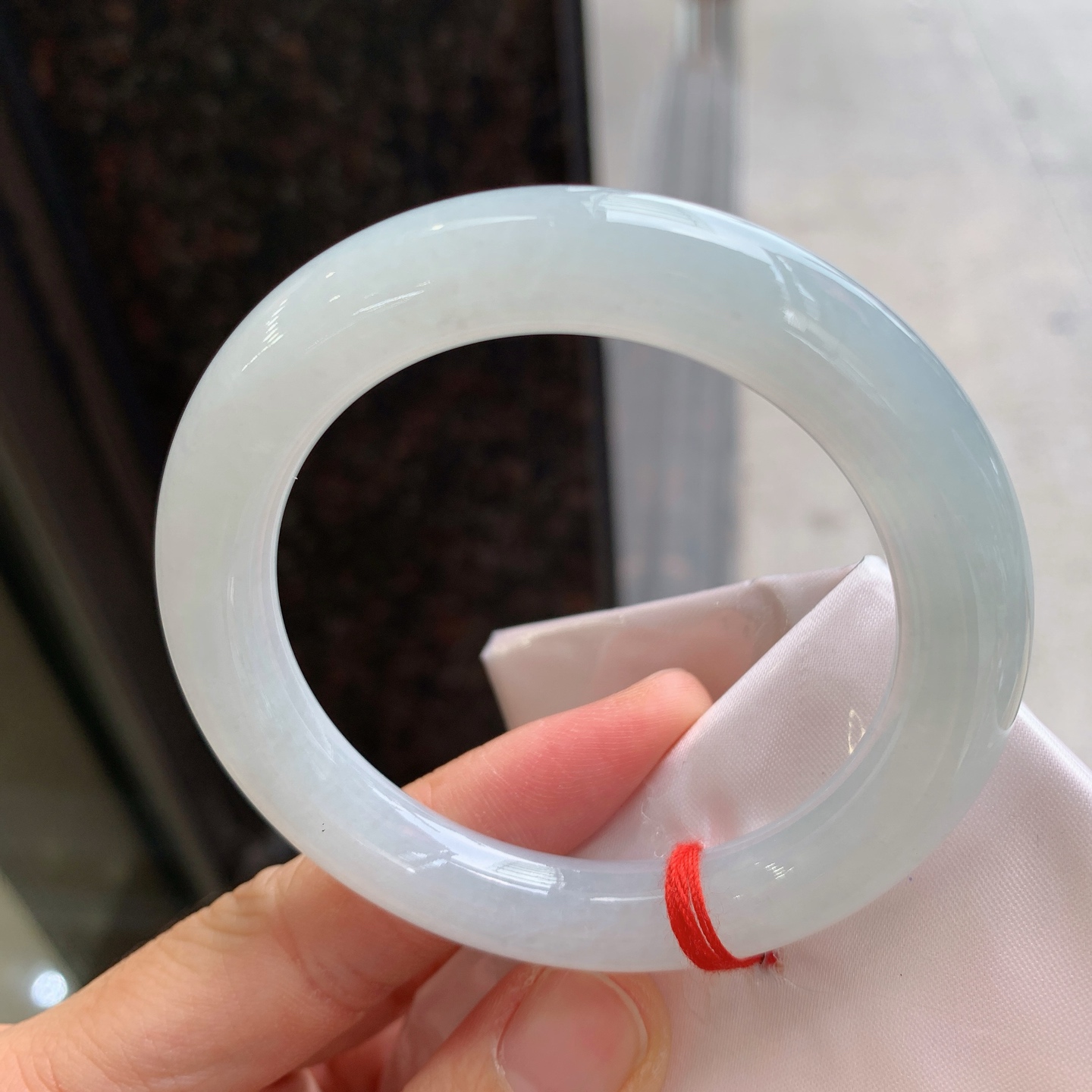 圆条细糯，无裂，细腻